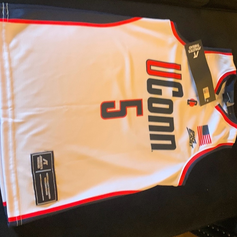 YM UConn /Bueckers